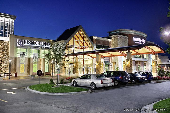 Towneplace Suites By Marriott Brookfield Exterior photo