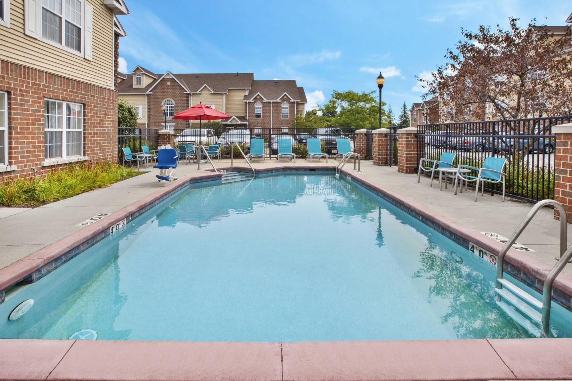 Towneplace Suites By Marriott Brookfield Exterior photo