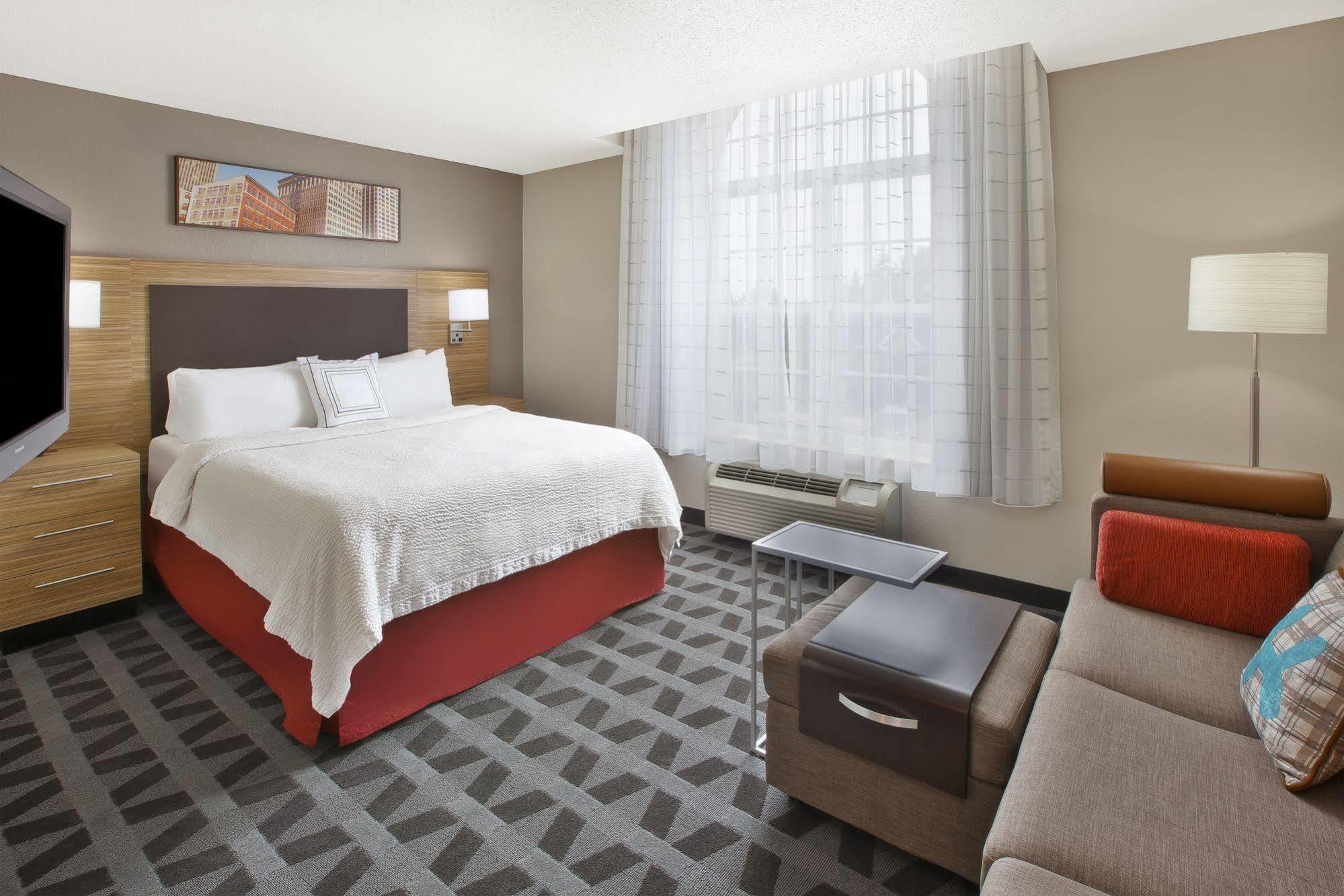 Towneplace Suites By Marriott Brookfield Exterior photo