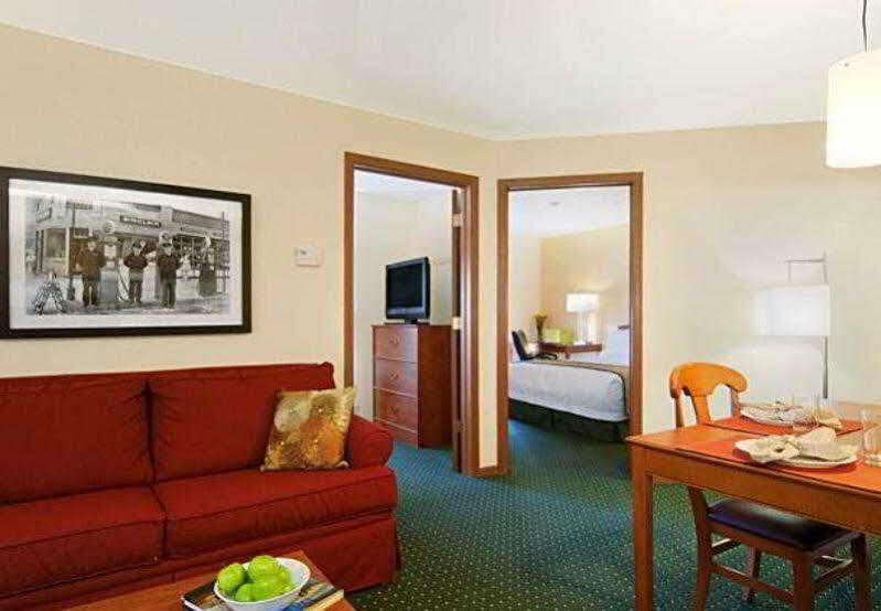 Towneplace Suites By Marriott Brookfield Exterior photo